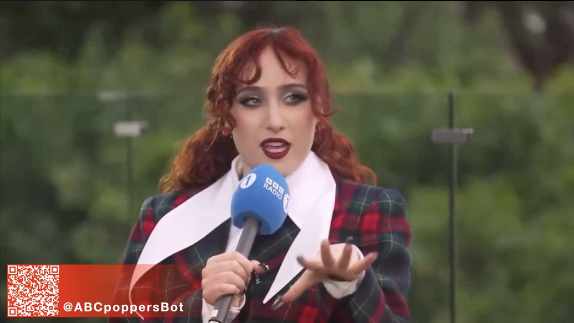 Всегда происходит какая-то хуйня. Какая-то сука блюет, какая-то сука вдыхает попперсы, какой-то девушке всё равно, что её парик наполовину снят Таганроге Всегда происходит какая-то хуйня. Какая-то сука блюет, какая-то сука вдыхает попперсы, какой-то девушке всё равно, что её парик наполовину снят Таганроге